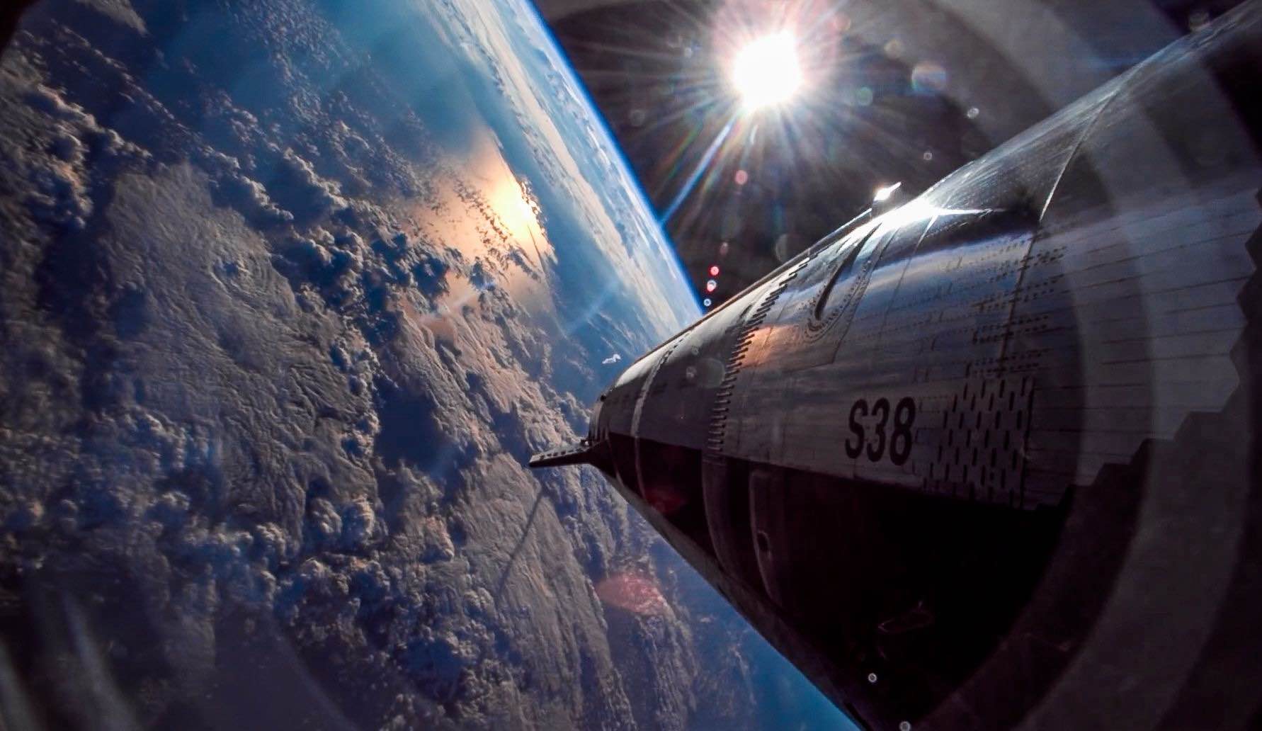 马斯克左手倒右手，SpaceX收购xAI诞生史上最大独角兽，讲太空数据中心的故事给xAI输血