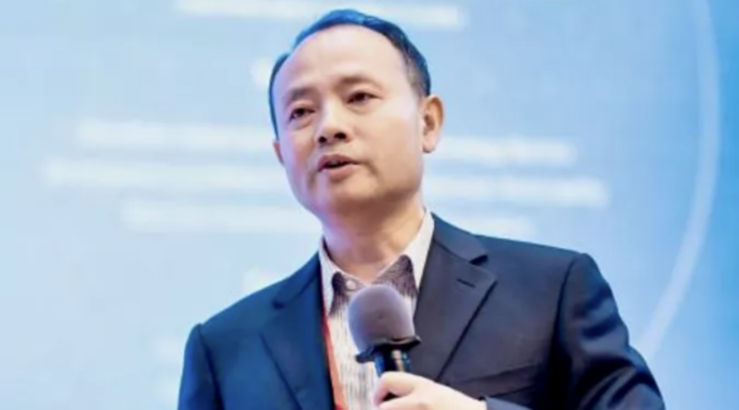可弯折超4万次、成本不到2美分！清华造出柔性AI芯片，健康监测准确率超99％