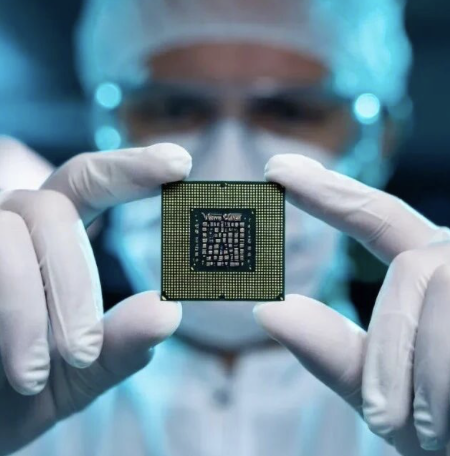 200字指令，Agent设计出首个可流片CPU，半天做完人类18个月工作