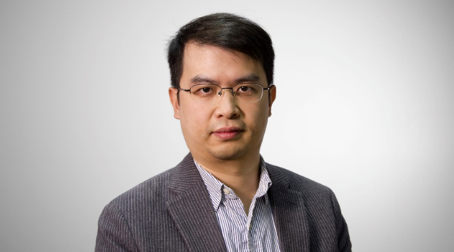 华人团队造出无镜头相机，2厘米外看清指纹汗孔，拍得比显微镜还清楚